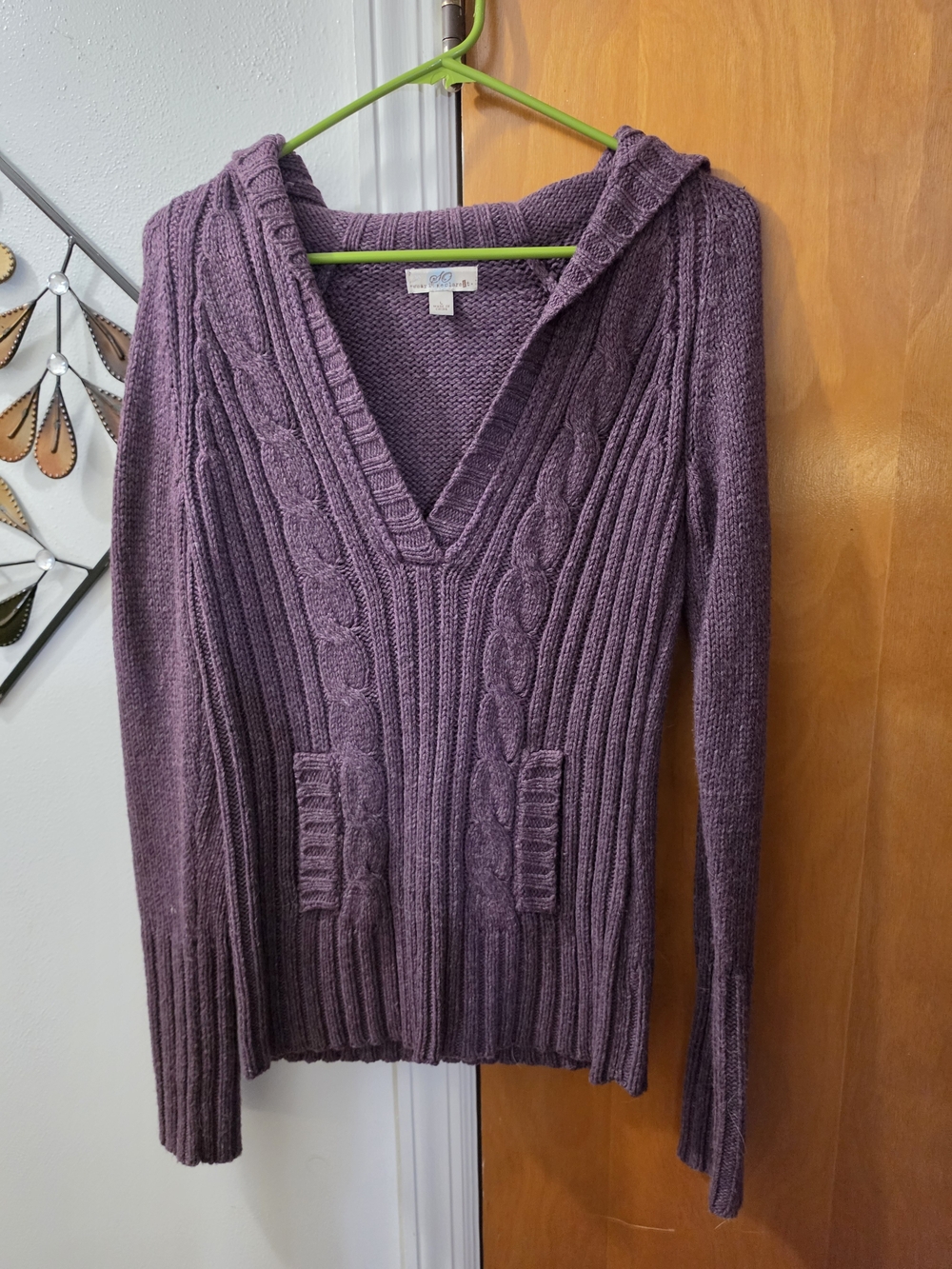 Cable Knit V-Neck Sweater in Purple Size L